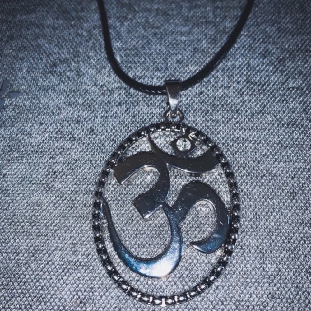 New Aum Om Sterling Silver Artisan White Sapphire Leather Namaste Yoga Necklace